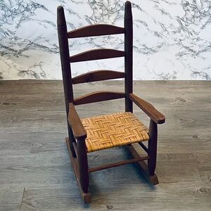 VINTAGE  Shaker Style Solid Wood Ladder Back Rocking Chair w/ Cane Seat